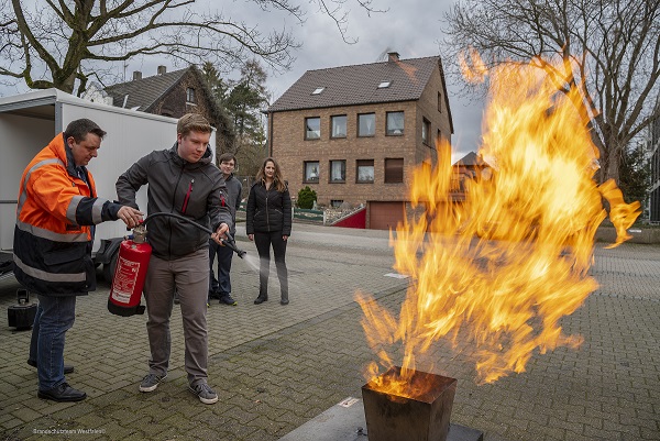 Praxis Brandbekämpfung Grisu Brandschutz 